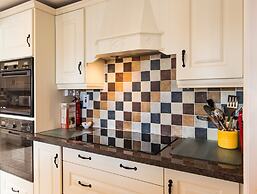 Large House With Adjoining Cottage Close to Waterville