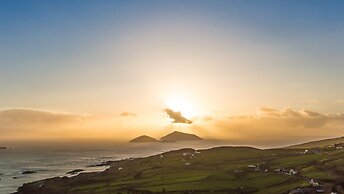 Large House With Adjoining Cottage Close to Waterville