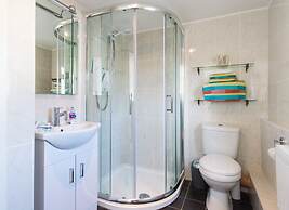 Large House With Adjoining Cottage Close to Waterville