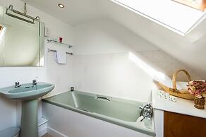 Large House With Adjoining Cottage Close to Waterville