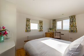 Large House With Adjoining Cottage Close to Waterville