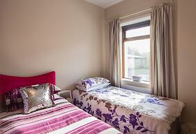 Large House With Adjoining Cottage Close to Waterville