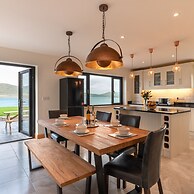 Luxury 4 Bedroom Holiday Home Overlooking the sea on Valentia Island