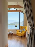 Luxury 4 Bedroom Holiday Home Overlooking the sea on Valentia Island