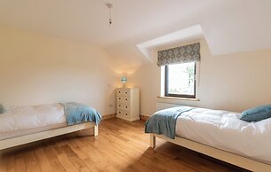 Luxury 4 Bedroom Holiday Home Overlooking the sea on Valentia Island