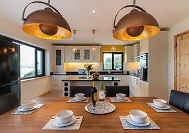 Luxury 4 Bedroom Holiday Home Overlooking the sea on Valentia Island