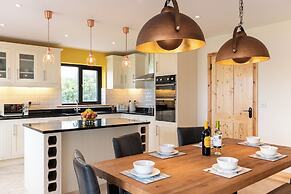 Luxury 4 Bedroom Holiday Home Overlooking the sea on Valentia Island