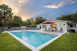 Boho Villa 4BR Villa With Canal View Sand VB CT