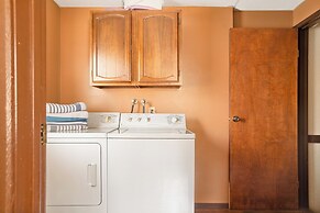 Blue Jay Chalet Unit#5