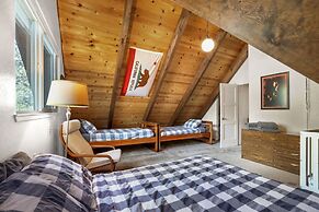 Christmas Valley Chalet Tahoe Adventure Awaits!