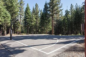 Cozy Northstar Ski Resort Condo