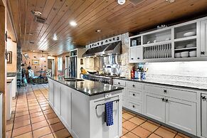 7br Home w/ Pool - Perfect for Family Reunions