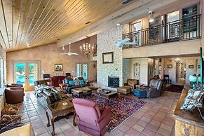 7br Home w/ Pool - Perfect for Family Reunions