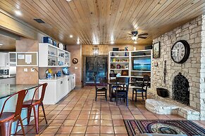 7br Home w/ Pool - Perfect for Family Reunions