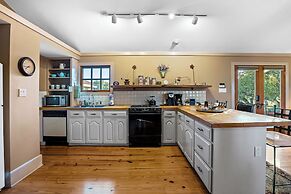 7br Home w/ Pool - Perfect for Family Reunions