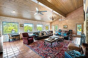 7br Home w/ Pool - Perfect for Family Reunions