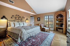 7br Home w/ Pool - Perfect for Family Reunions