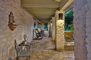 7br Home w/ Pool - Perfect for Family Reunions