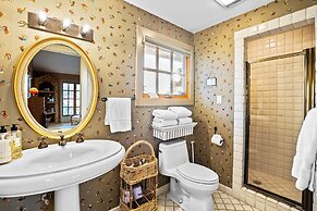 7br Home w/ Pool - Perfect for Family Reunions