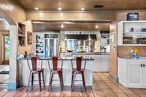 7br Home w/ Pool - Perfect for Family Reunions