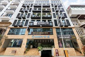 Westlake Emerald Suites