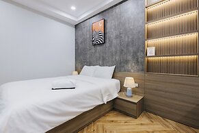 Westlake Emerald Suites