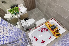 Westlake Emerald Suites