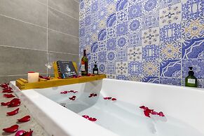 Westlake Emerald Suites