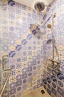 Westlake Emerald Suites