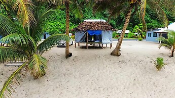 Jaymy Beach Fales