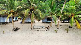Jaymy Beach Fales