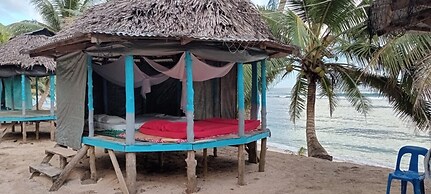 Jaymy Beach Fales