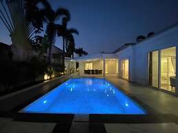 Luxury Pool Villa 510 4BR 8-10 Persons