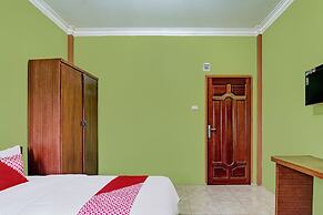 OYO 92551 Netra Hotel