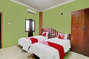 OYO 92551 Netra Hotel