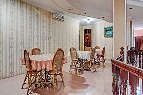 OYO 92551 Netra Hotel