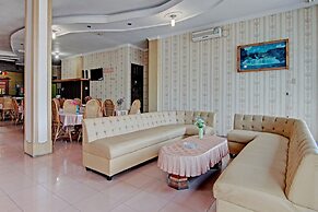 OYO 92551 Netra Hotel