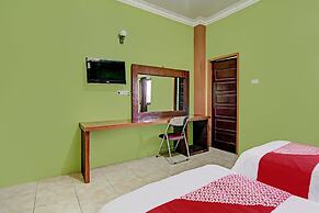 OYO 92551 Netra Hotel