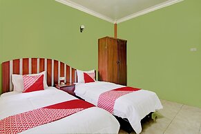 OYO 92551 Netra Hotel