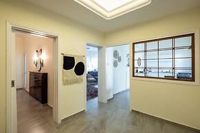 Eclectic Rabin Square Apt by Sea N' Rent