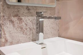 Marble Arch Suite 2-hosted by Sweetstay