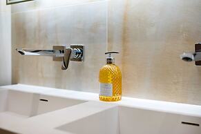 Marble Arch Suite 2-hosted by Sweetstay