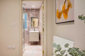 Marble Arch Suite 2-hosted by Sweetstay