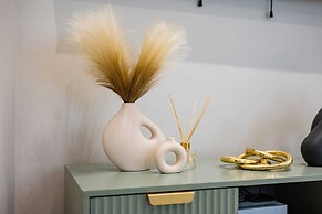 Marble Arch Suite 2-hosted by Sweetstay