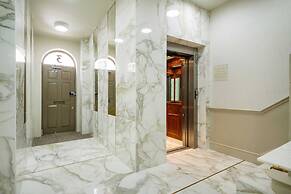 Marble Arch Suite 2-hosted by Sweetstay