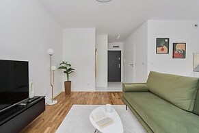 Studio Komuny Paryskiej by Renters