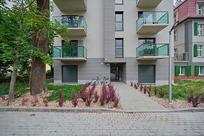 Studio Komuny Paryskiej by Renters