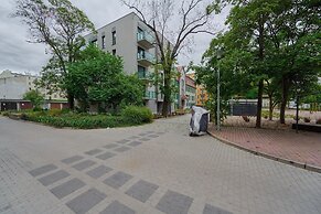 Studio Komuny Paryskiej by Renters