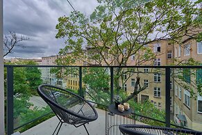 Studio Komuny Paryskiej by Renters