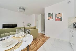 Studio Komuny Paryskiej by Renters